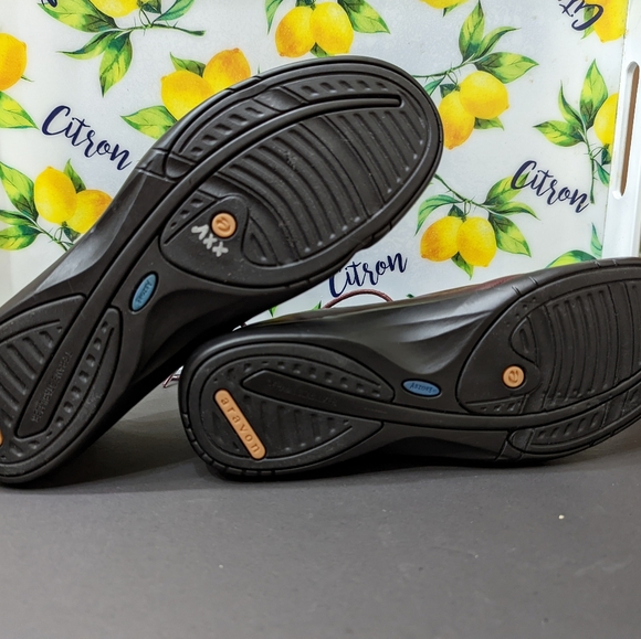 Aravon Women's shoes Brown Leather, Size 9.5 D - Picture 7 of 9